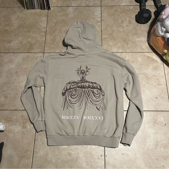 Lady Gaga Mayhem Tour Opera Haus Zipped Hoodie size large - Picture 3 of 5